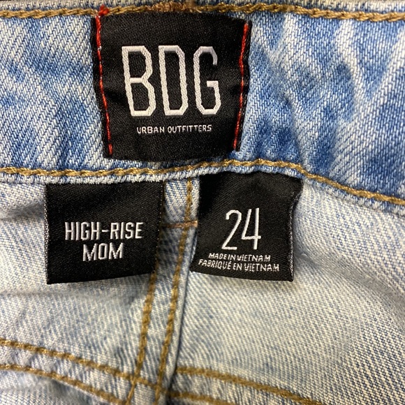 Urban Outfitters/BDG, Size: 24, High Rise Light Wash Mom Jeans - Picture 3 of 4